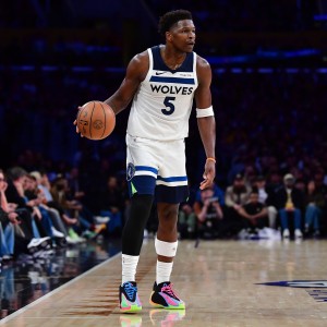 状态还不错！华子复出替补出战半场6中3得7分 正负值+16全场最高